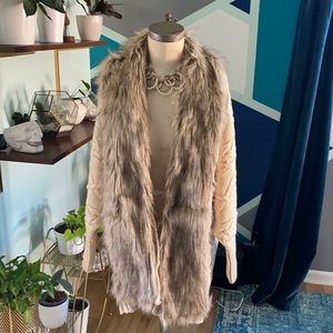 Sz M/L BEBE faux fur sweater